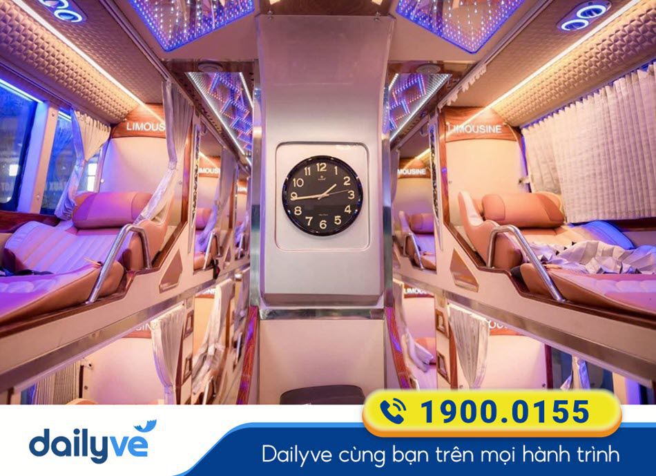 noi-that-xe-limousine-32-phong-cua-nha-xe-queen-cafe