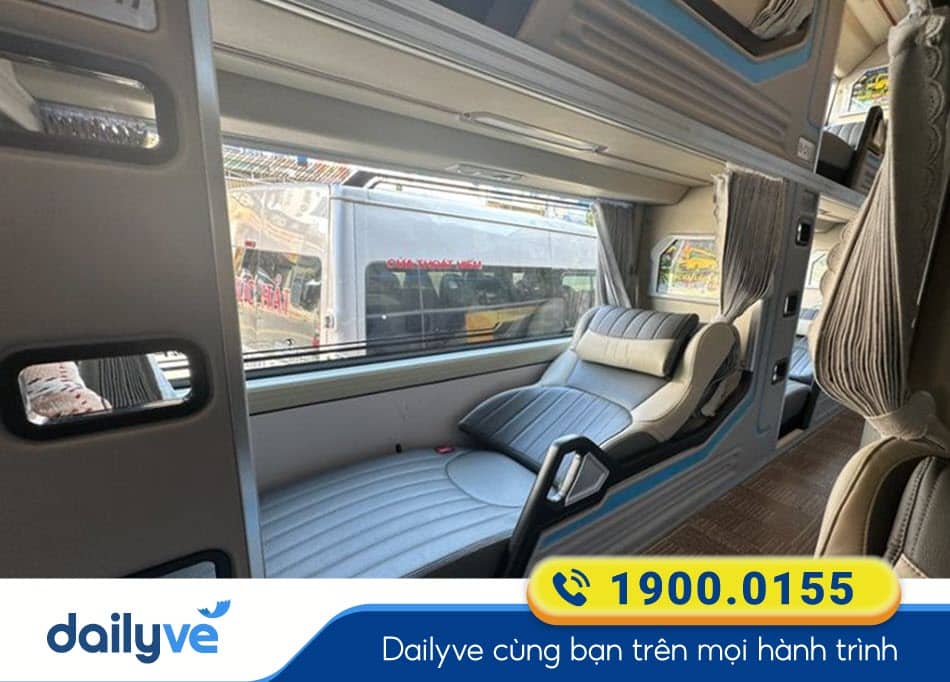 noi-that-xe-limousine-34-phong-cua-nha-xe-quynh-huong