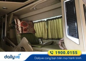 xe-giuong-nam-limousine-32-phong-cua-nha-xe-sau-ban