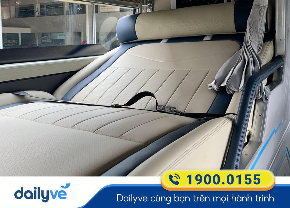 tien-ich-xe-limousine-24-phong-cua-xe-khach-phuong-oanh