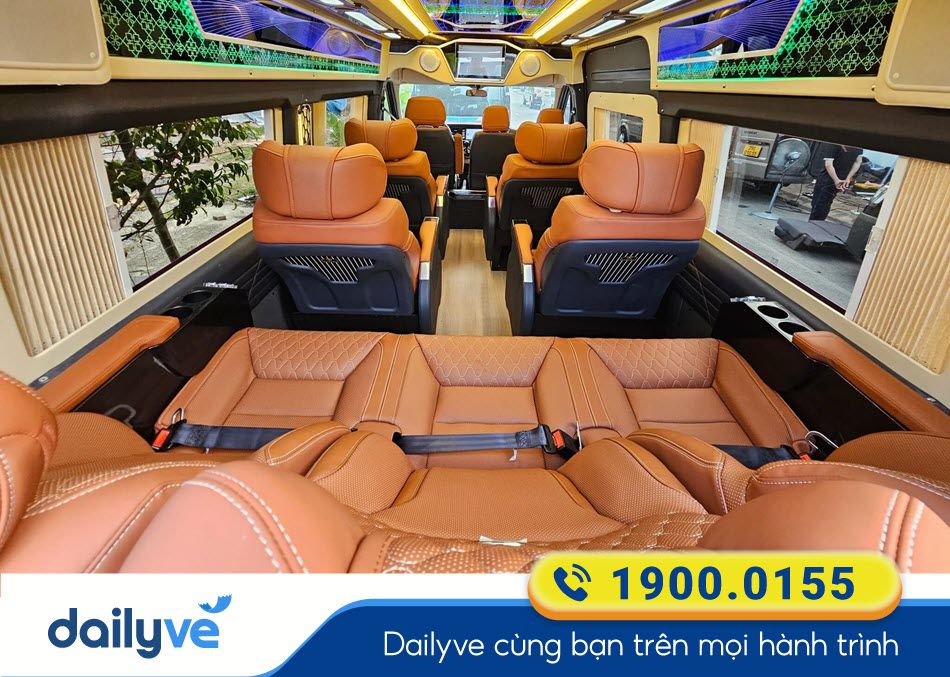tien-ich-xe-ghe-limousine-9-cho-cua-nha-xe-tu-nhi-binh-phuoc